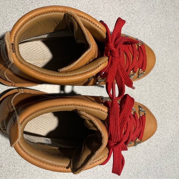 Danner Women’s Mountain Light Hiking Boot, Size 8.5 - Picture 8 of 8